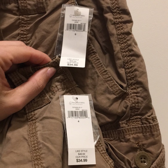 NWT Gap Khaki Camel Cargo Bermuda shorts.  4 6 - Picture 7 of 7